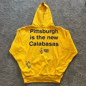 John Geiger Pittsburgh Is The New Calabasas Hoodie Sweatshirt Yellow Sz Medium